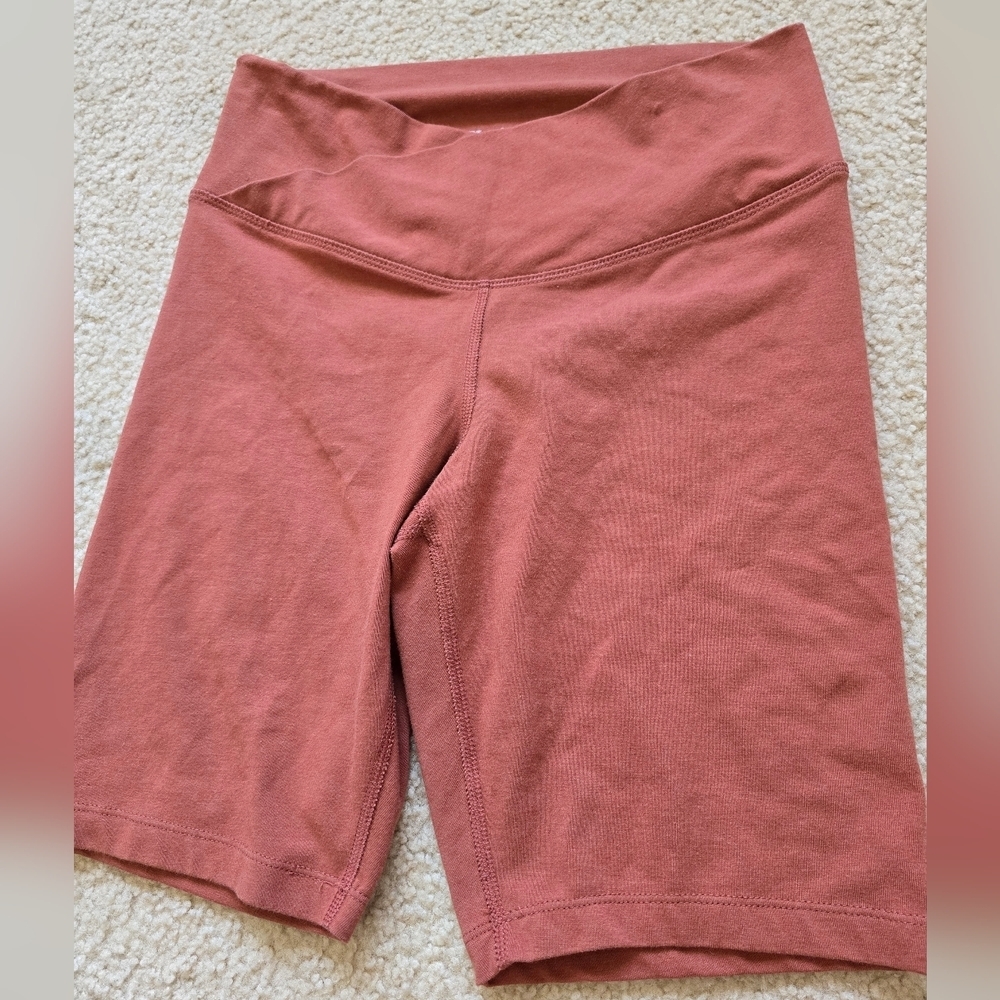 O.N. Active Extra High Rise Bike Short - Picture 2 of 9